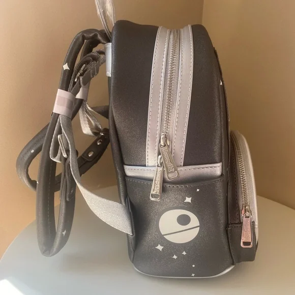 LOUNGEFLY STAR WARS Mandlorian & Grogu Baby Yoda Glow in the Dark Mini Backpack - Picture 5 of 13